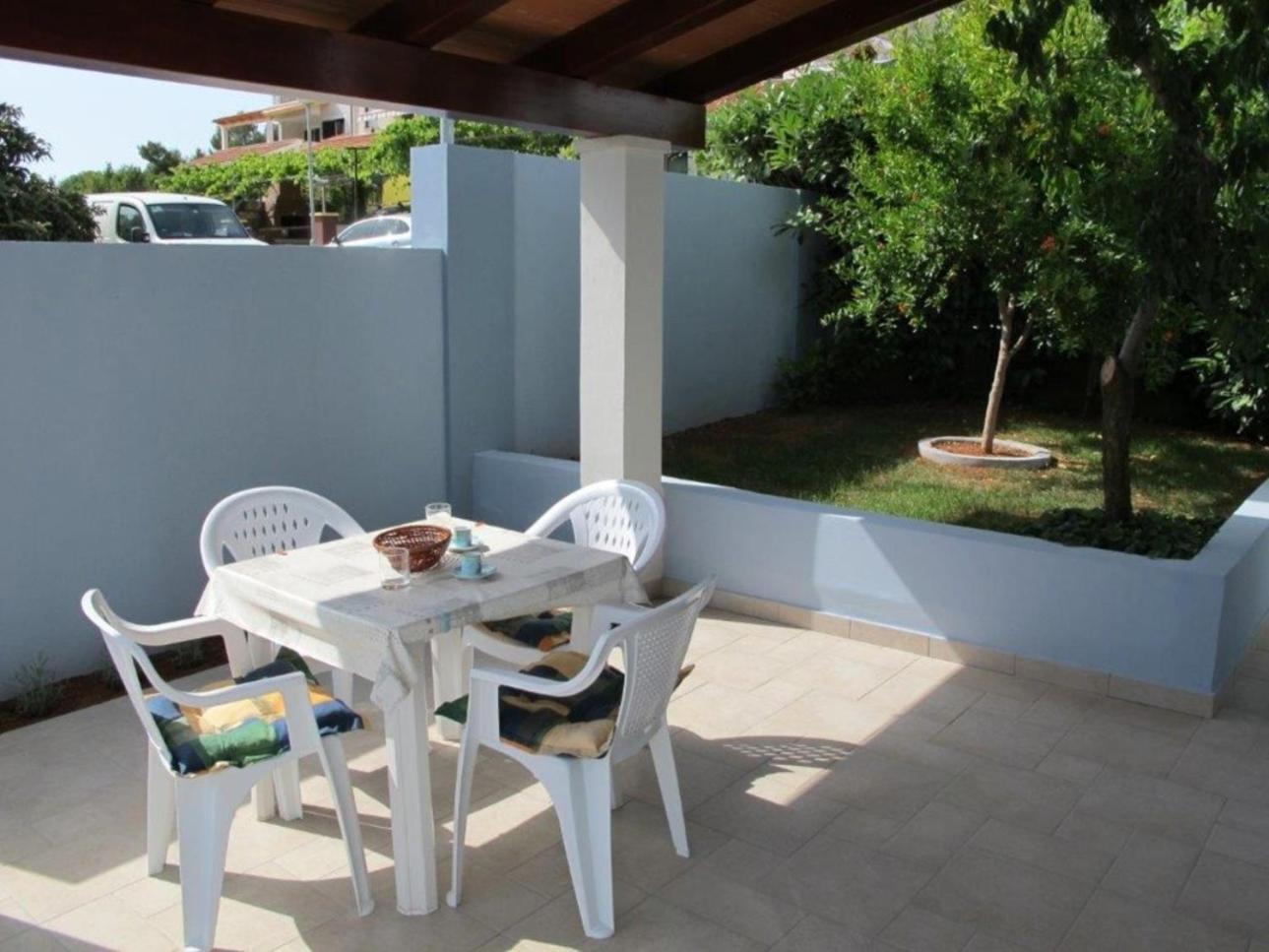 Apartment The Blue House Vinkuran